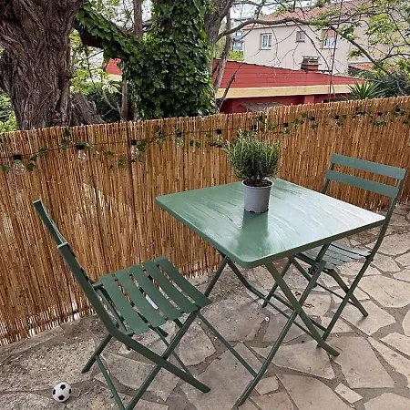 Seaside With Terrace And Free Parking - 2 Min Walk