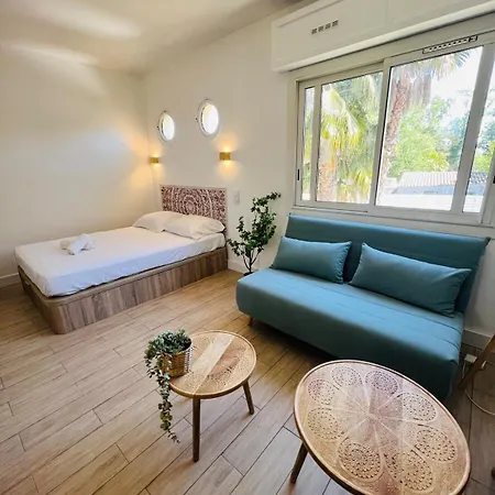 Seaside With Terrace And Free Parking - 2 Min Walk